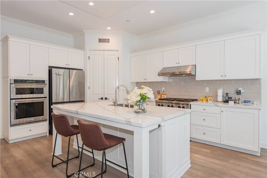 Irvine, CA 92620,50 Tollson