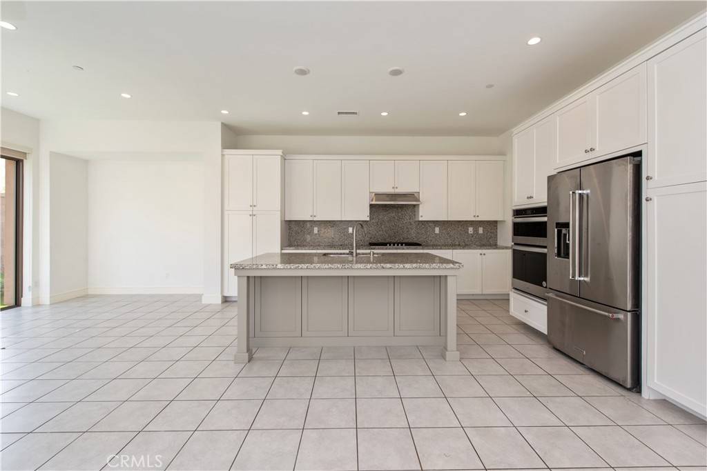 Irvine, CA 92618,156 Plum Lily