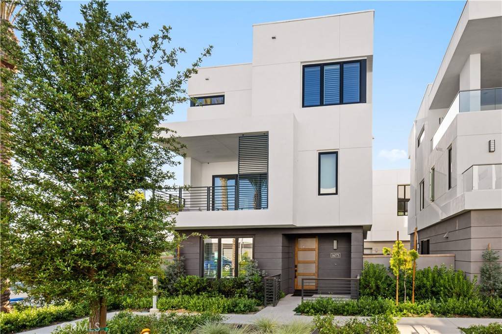Tustin, CA 92782,16273 Stella