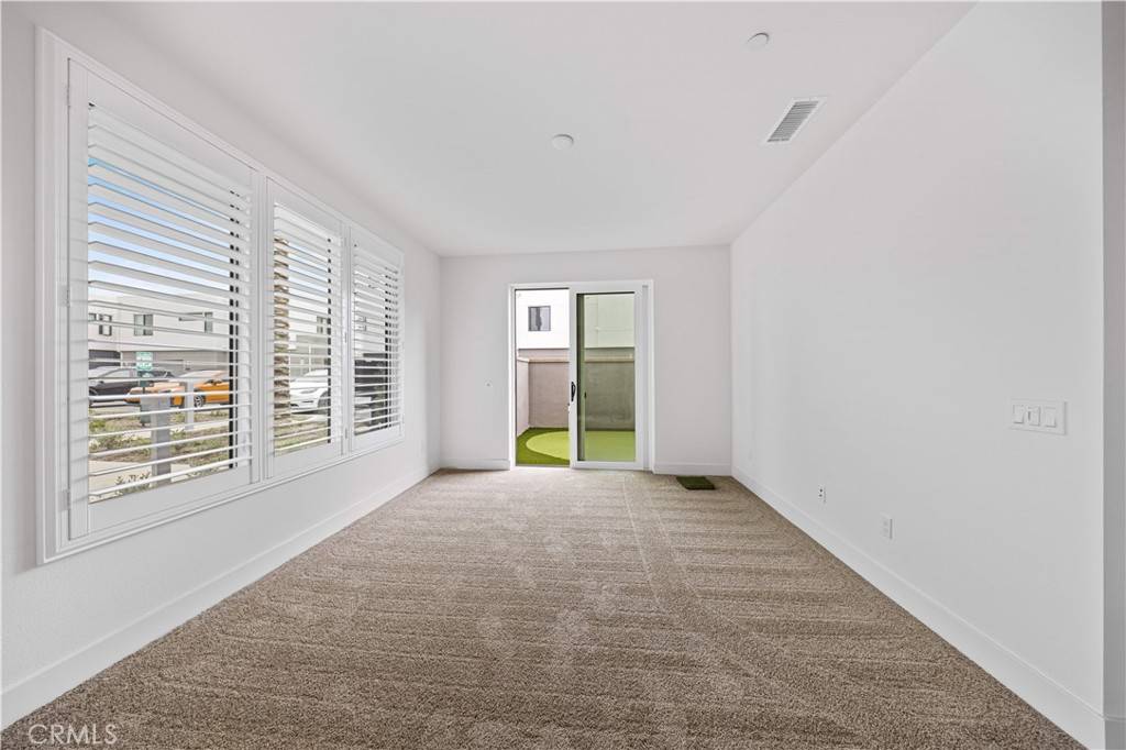 Tustin, CA 92782,16273 Stella