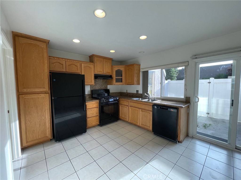 Irvine, CA 92604,4 Raleigh