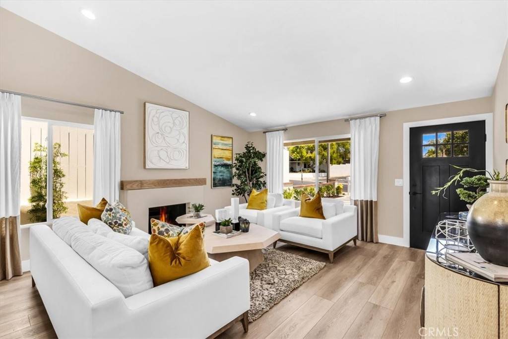 Lake Forest, CA 92630,22461 Silver Spur