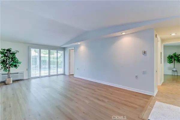 Laguna Woods, CA 92637,294 Avenida Sevilla #C
