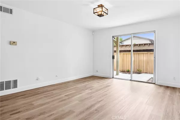 Irvine, CA 92614,44 Clearbrook