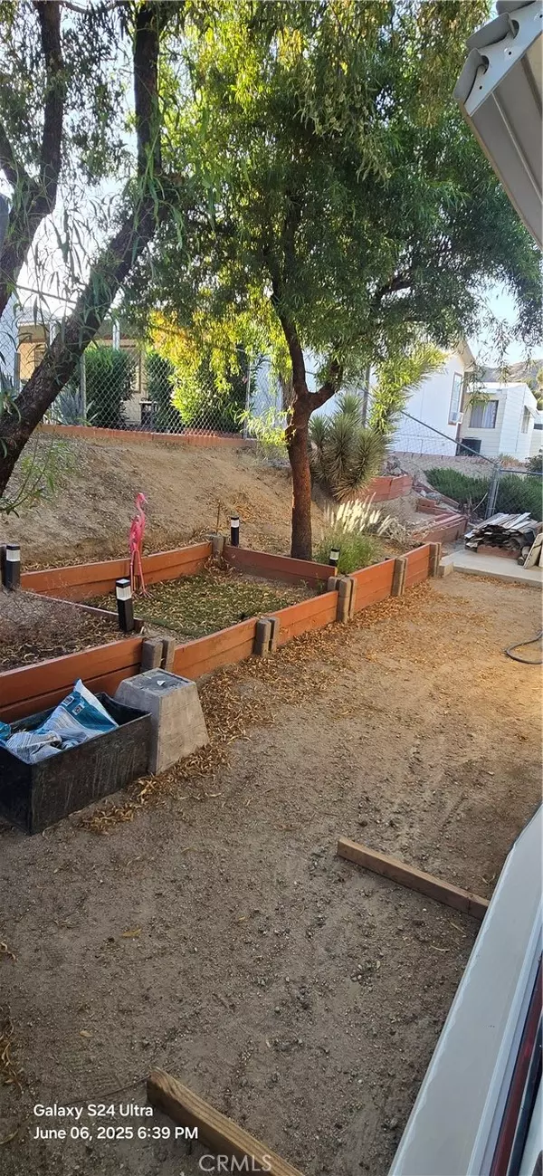 Yucca Valley, CA 92284,54999 Martinez TRL #79