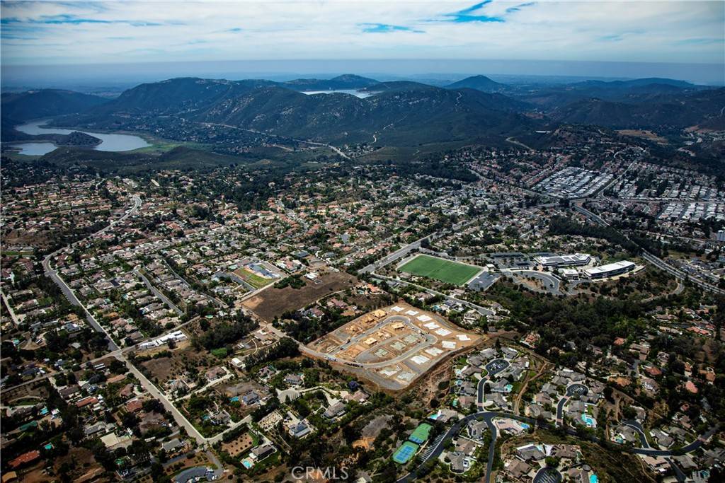 Escondido, CA 92025,1620 Amanda Glen