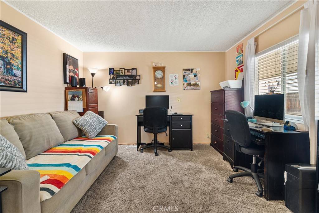 Bakersfield, CA 93301,4204 King Arthur Ct