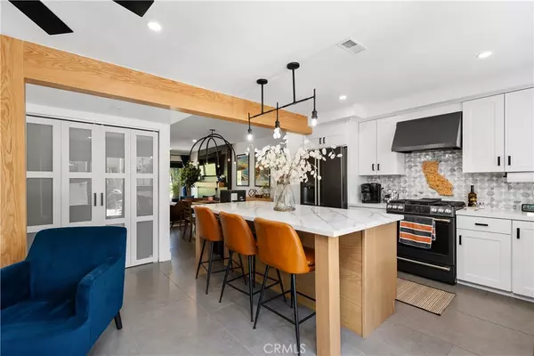 2423 Los Patos, Palm Springs, CA 92264