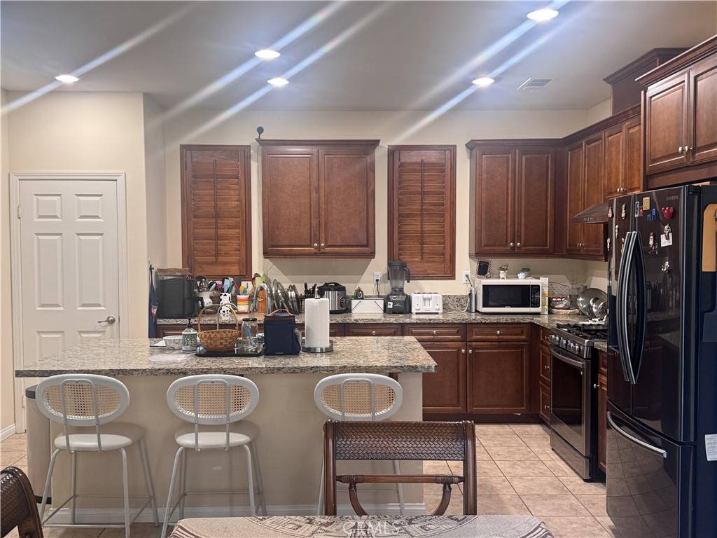 Ontario, CA 91764,2944 E Via Terrano