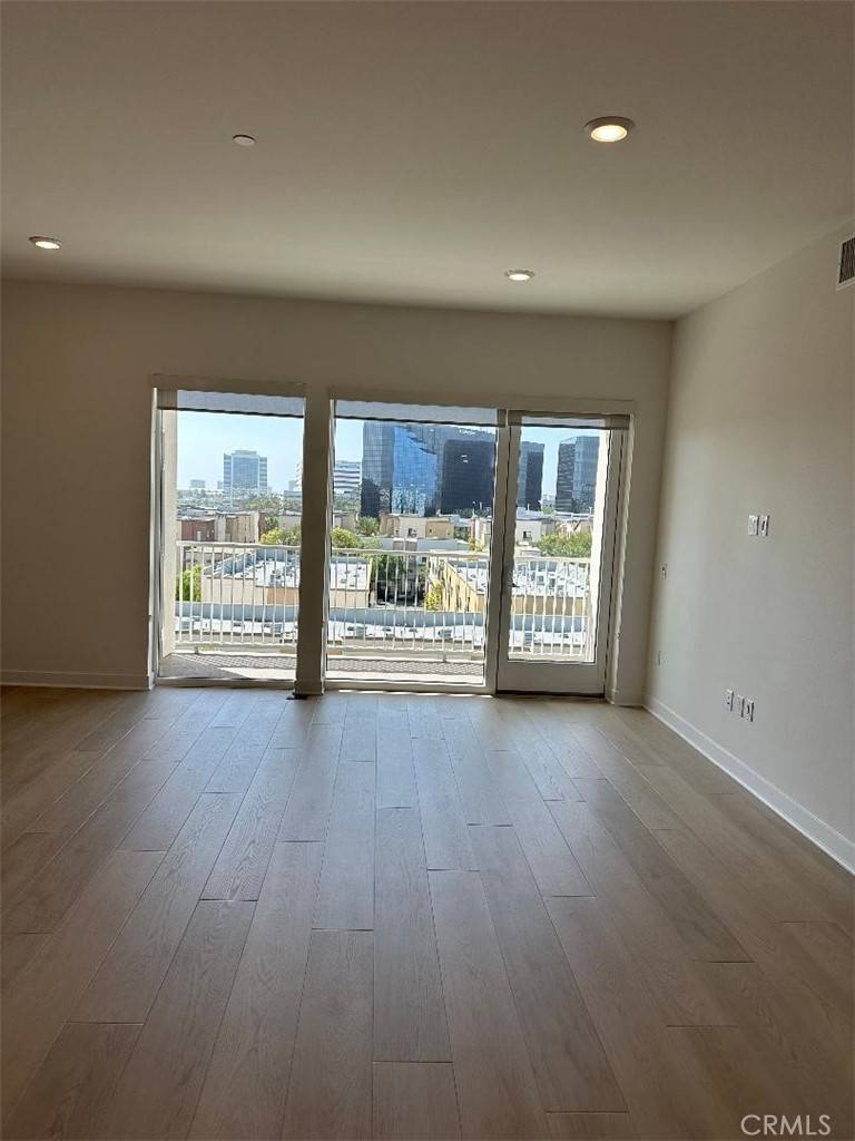 Irvine, CA 92612,1607 rivington