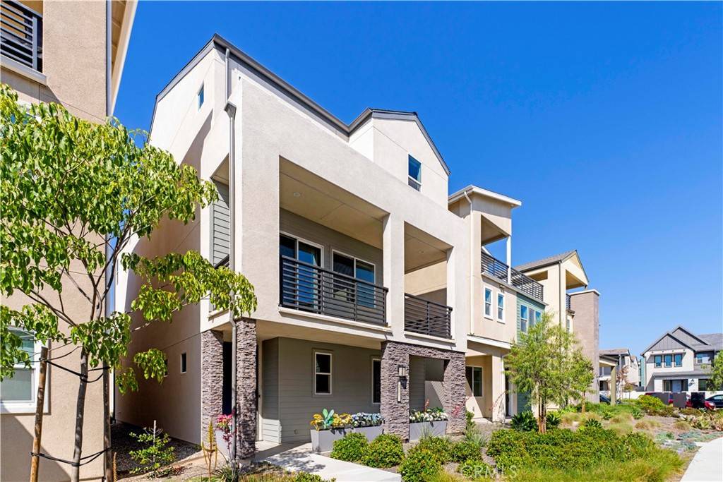 Irvine, CA 92618,351 Baluster