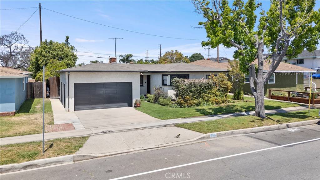923 W Maple AVE, Orange, CA 92868