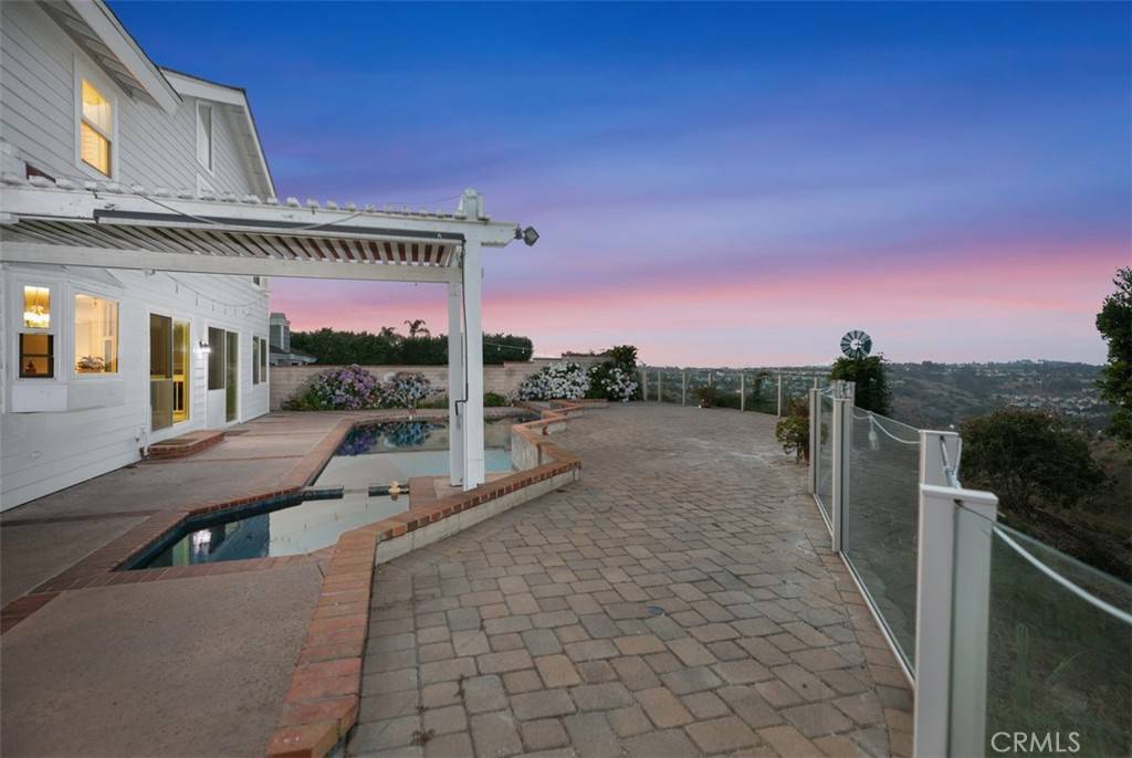 Laguna Niguel, CA 92677,31 Russell LN