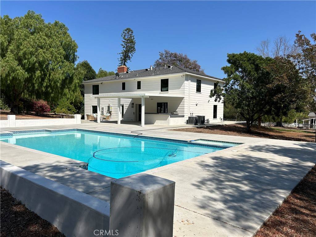 Orange, CA 92869,10911 Meads