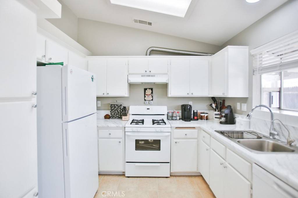 Colton, CA 92324,1385 Orange Grove AVE