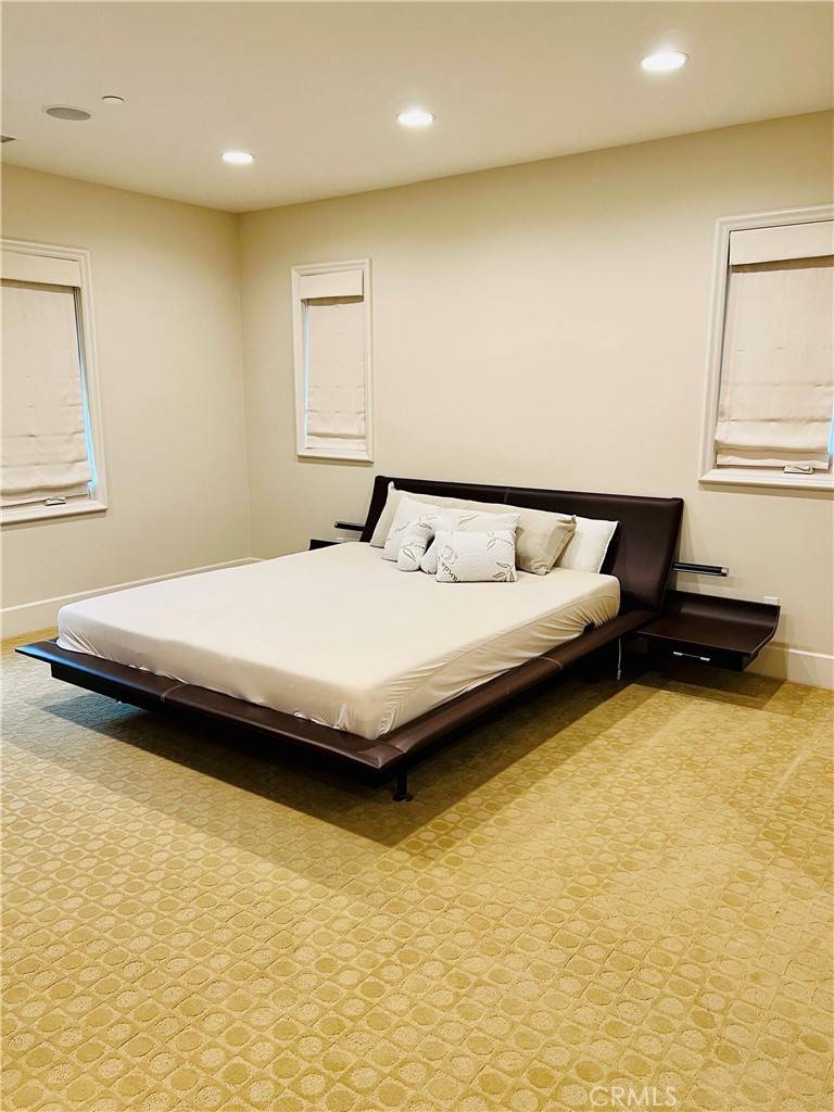 Irvine, CA 92602,5 Shadybend
