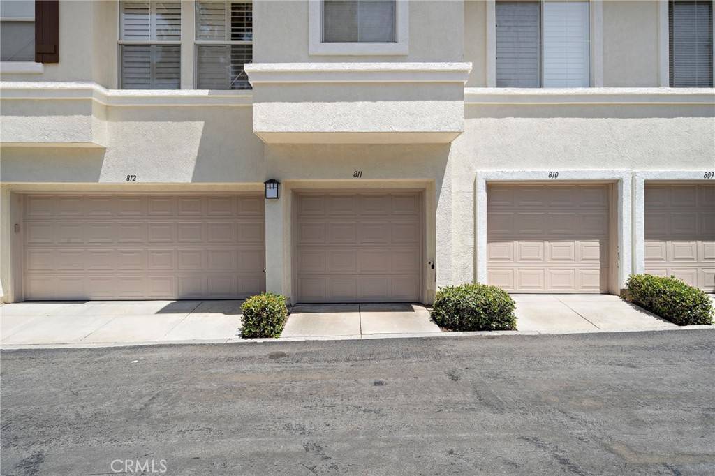 Irvine, CA 92618,811 Larkridge