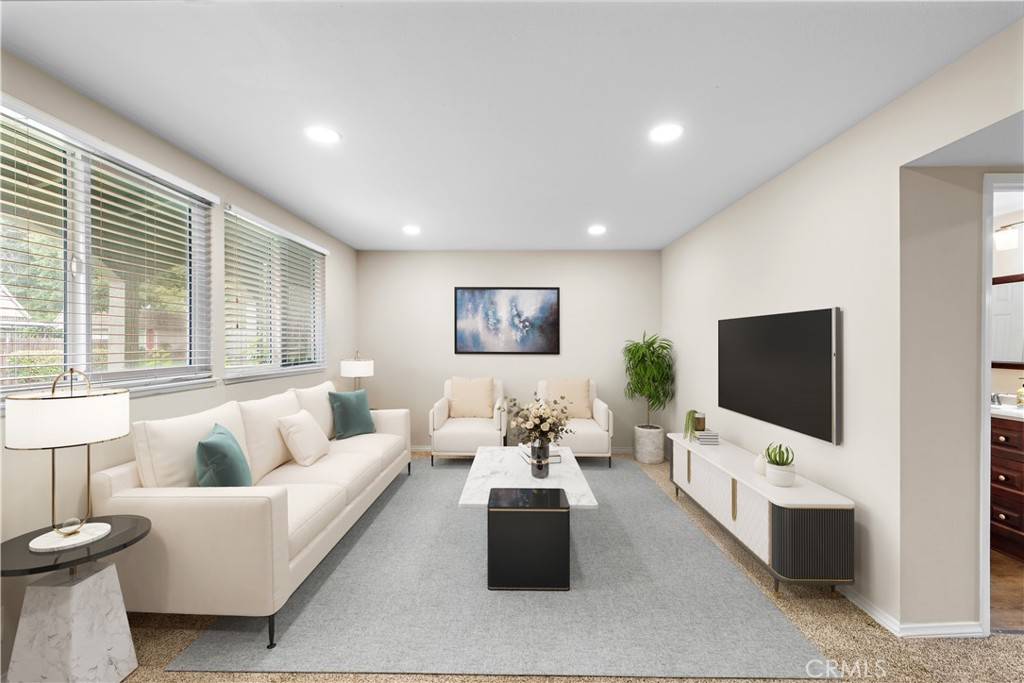 4690 Larwin AVE, Cypress, CA 90630