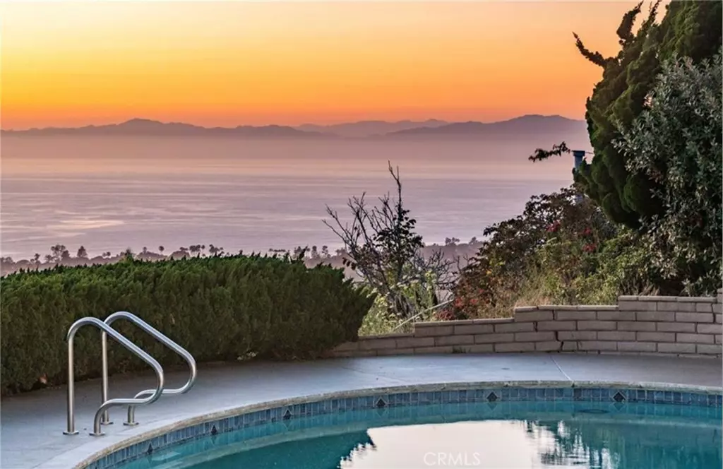 Rancho Palos Verdes, CA 90275,7183 Avenida Altisima