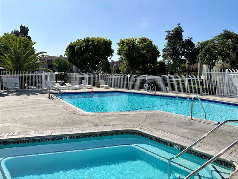 4791 Lago DR #304, Huntington Beach, CA 92649