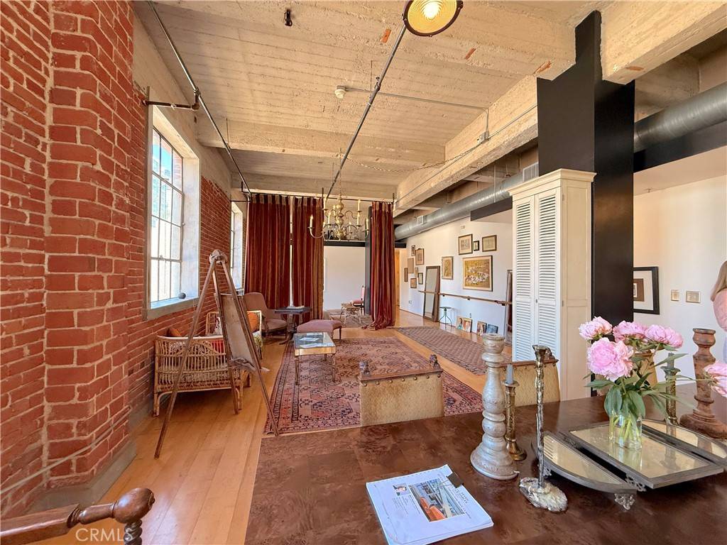 Long Beach, CA 90802,207 Broadway E #302