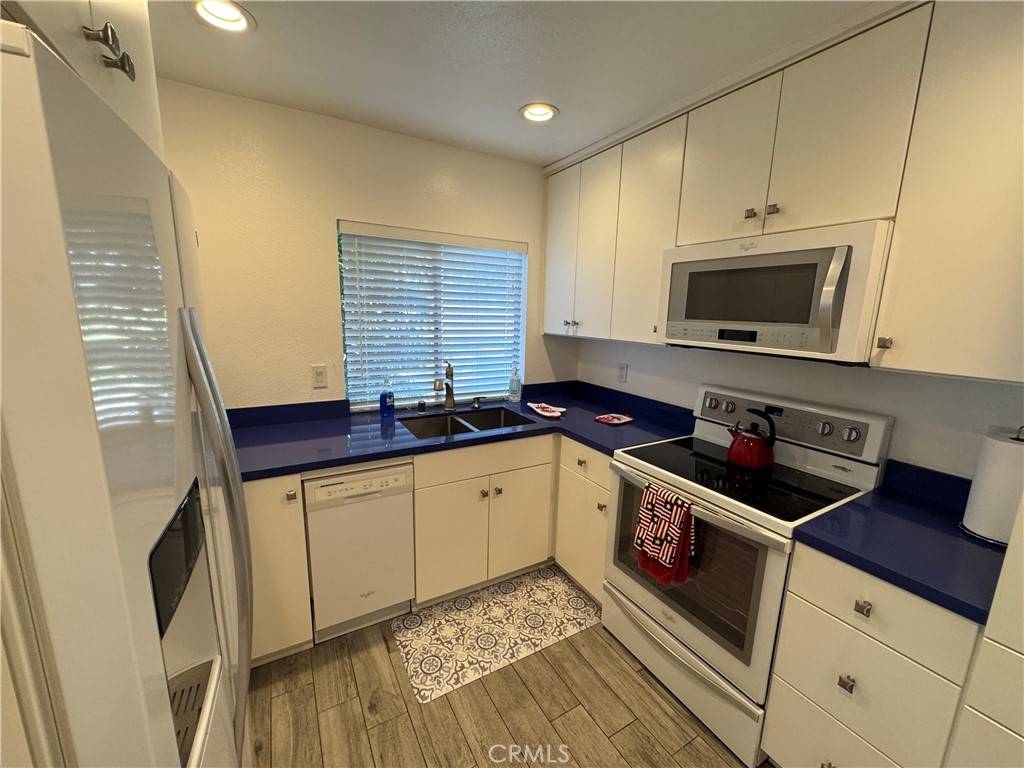 Fullerton, CA 92835,2902 Parkwood CT