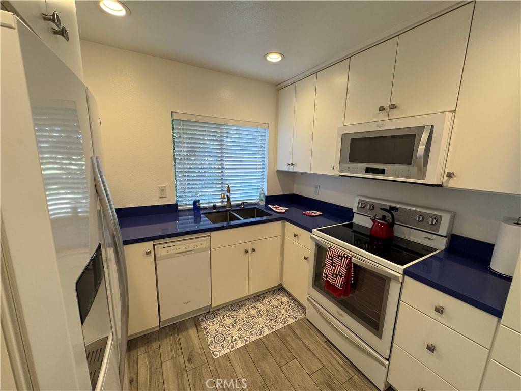 Fullerton, CA 92835,2902 Parkwood CT