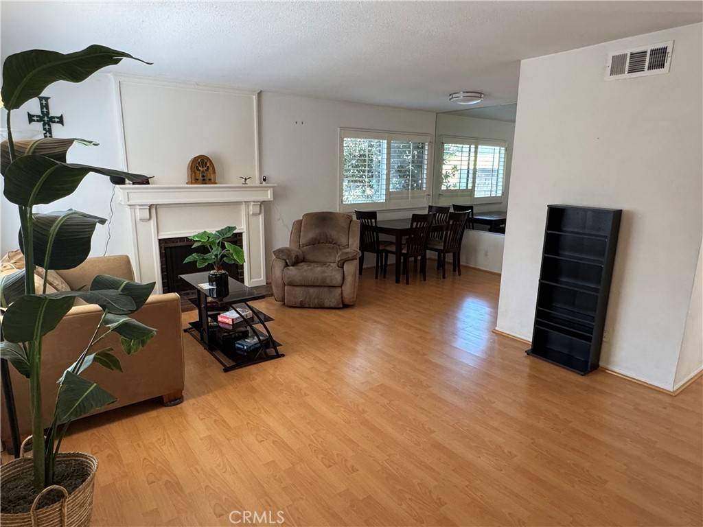 Fullerton, CA 92835,2902 Parkwood CT