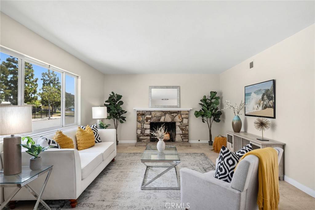 Fountain Valley, CA 92708,18643 Las Flores ST
