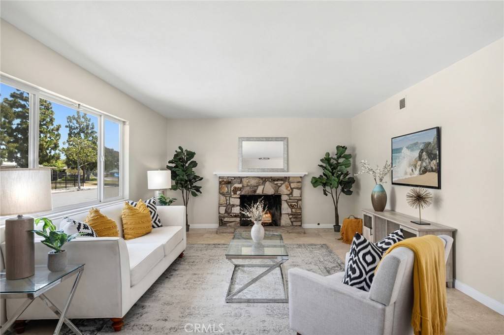 Fountain Valley, CA 92708,18643 Las Flores ST