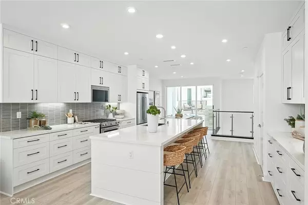 San Diego, CA 92108,2626 Everly DR