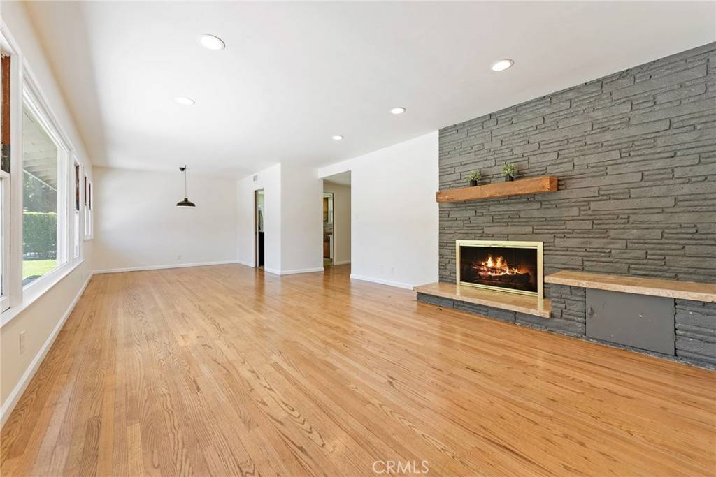 Glendora, CA 91741,883 E Leadora AVE