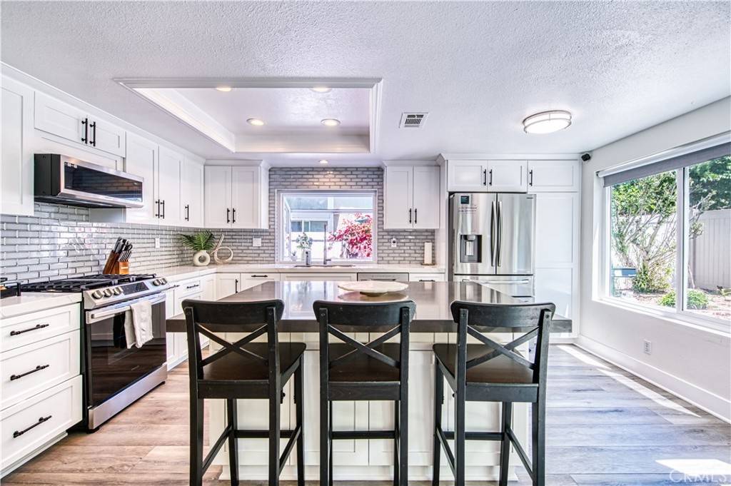 Lake Forest, CA 92679,28752 Vista Santiago RD