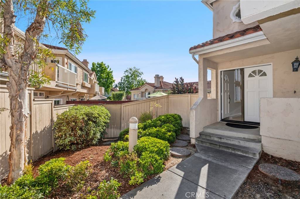 San Clemente, CA 92672,627 Via Presa