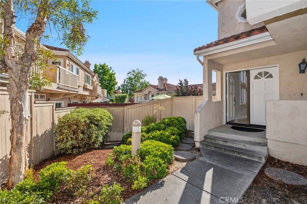 San Clemente, CA 92672,627 Via Presa