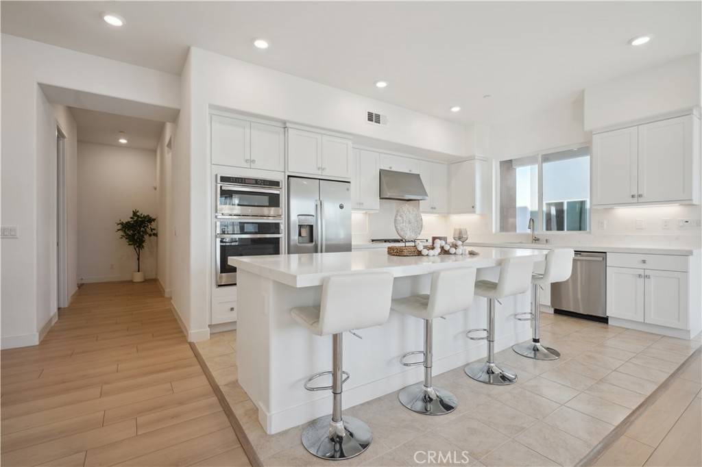 Irvine, CA 92618,175 Sash