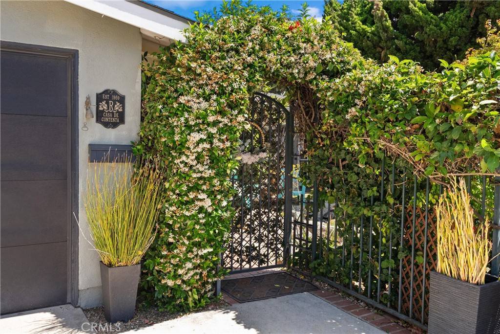 Costa Mesa, CA 92626,1640 Corsica PL