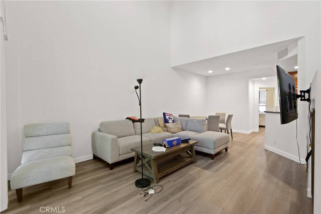 Irvine, CA 92603,80 Vermillion