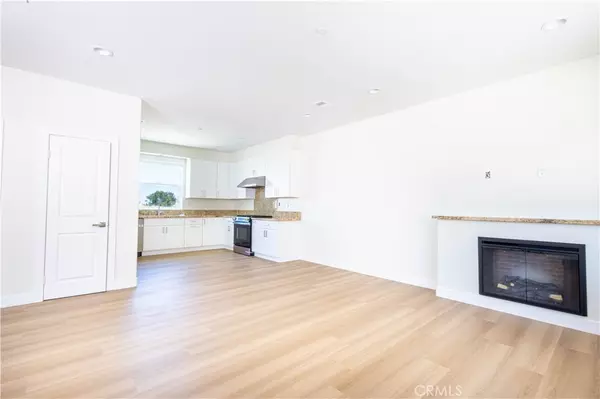 Tustin, CA 92780,1042 San Juan ST