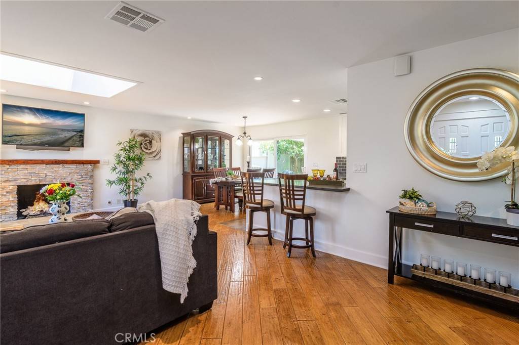 Huntington Beach, CA 92646,8042 Driftwood DR
