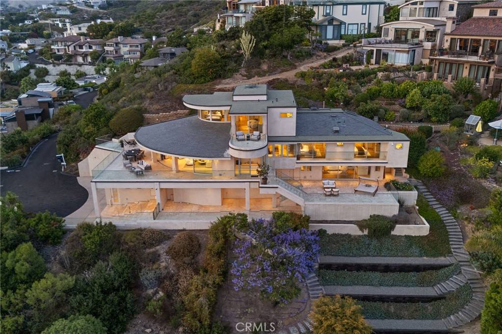 Laguna Beach, CA 92651,900 Gainsborough DR