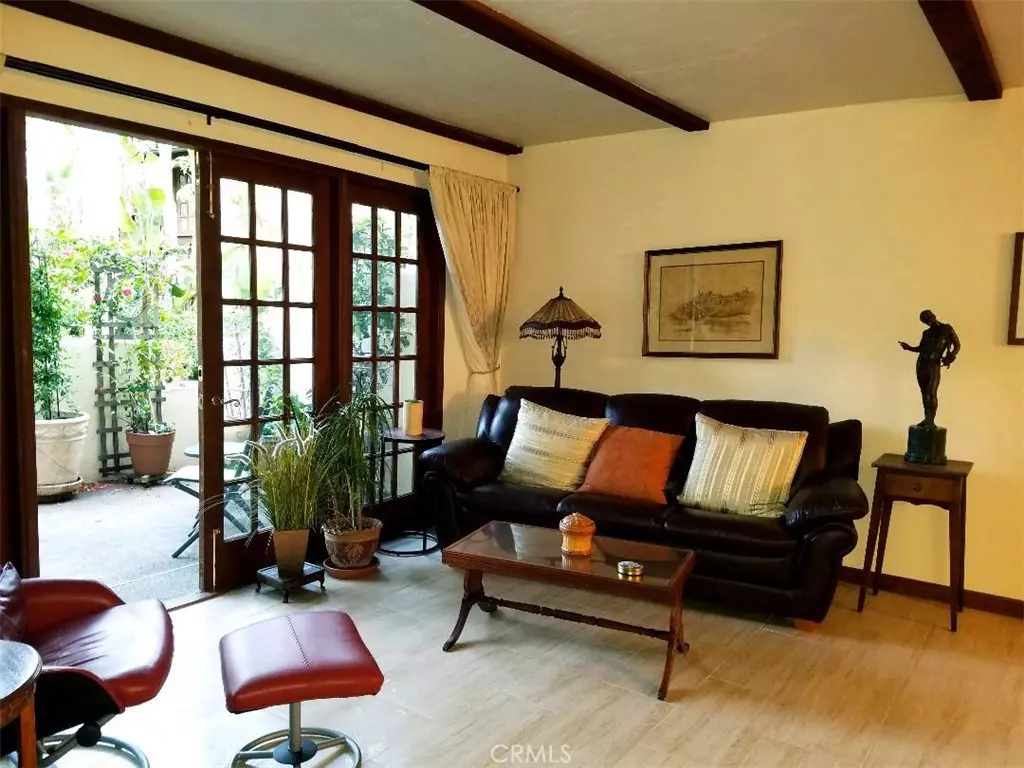 La Jolla, CA 92037,8694 Villa La Jolla DR #5