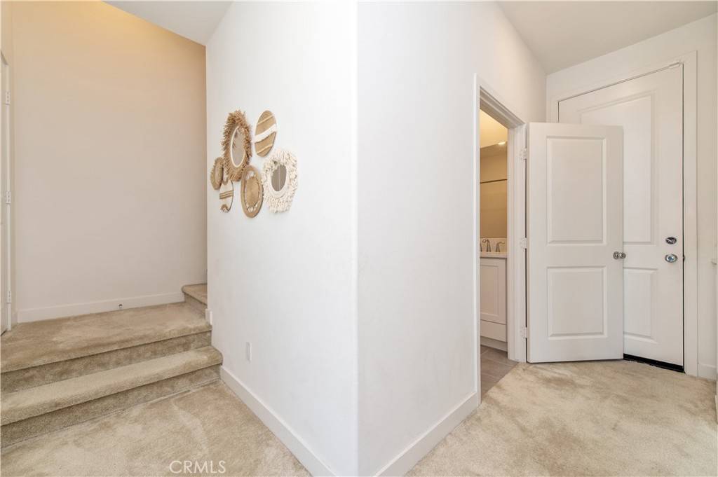 Irvine, CA 92618,251 Sash