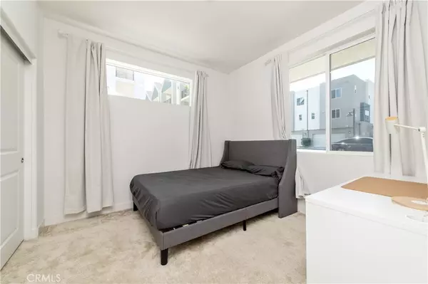 Irvine, CA 92618,251 Sash