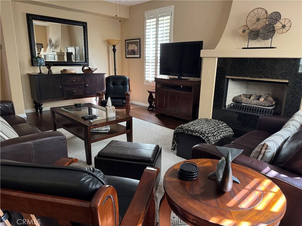 Huntington Beach, CA 92648,322 5th ST