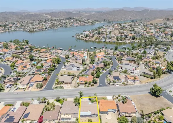 29698 Vacation DR, Canyon Lake, CA 92587