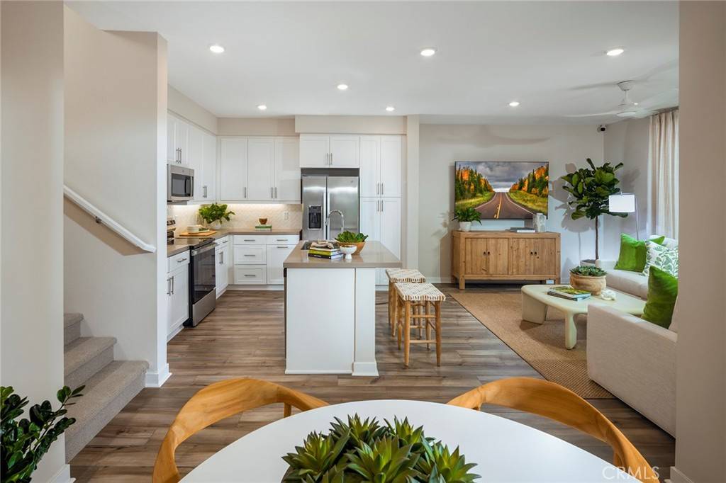 Eastvale, CA 92880,12930 Lassen Dr DR #102