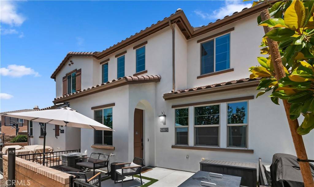 Fontana, CA 92336,5680 Kate WAY #5