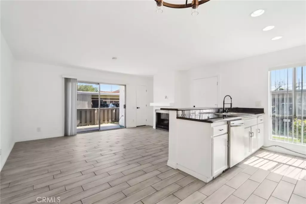 Santa Ana, CA 92704,2827 S Fairview ST #O