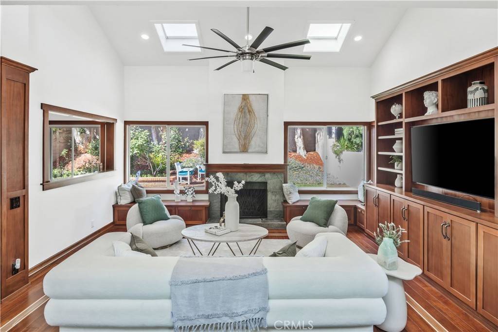 Irvine, CA 92620,9 Aberdeen st